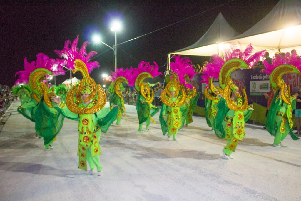 Para manter o brilho apresentado nos carnavais passados, a escola de samba Unidos do Aero Rancho conta com o apoio da comunidade