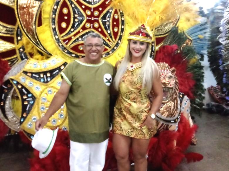 Com muita beleza, charme, simpatia e samba nos pés, a rainha da bateria Lielly está pronta para comandar a bateria "Voo da Águia"