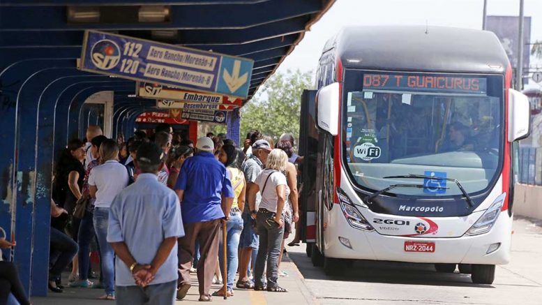 Com a troca no local de embarque, passageiros ficam perdidos no Terminal Morenão, pois agora os ônibus das linhas 112 e 120, param onde parava o Iracy Coelho (Arquivo)