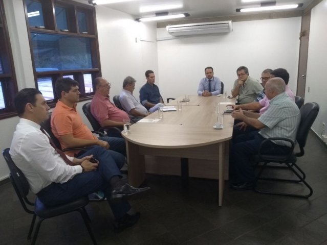 Durante reunião com diretores da Agereg e Agetran, Presidente do Consórcio Guaicurus afirma que tudo que faz é em sintonia com o Poder Público (Foto: Campo Grande News)