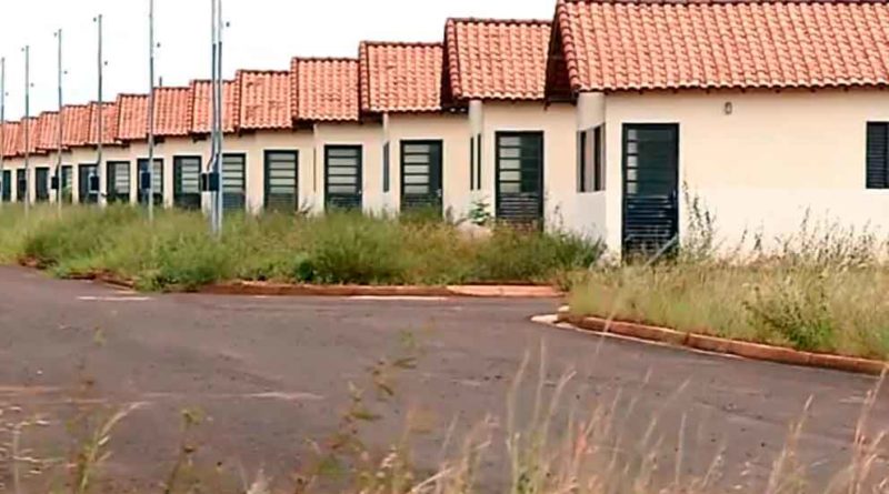 Ministério Público Estadual deu prazo de 15 dias para construtora dar informações sobre situação dos Residencial Rui Pimentel I e II (Foto: Arquivo)