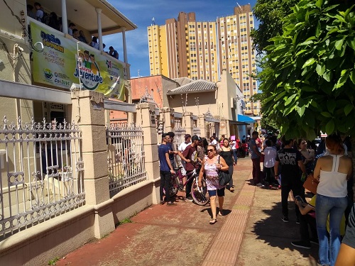 Da vez passada, para jovens entrarem no mercado, a empresa abriu 200 vagas para estágios remunerados e mais de 600 pessoas compareceram (Foto: Arquivo)