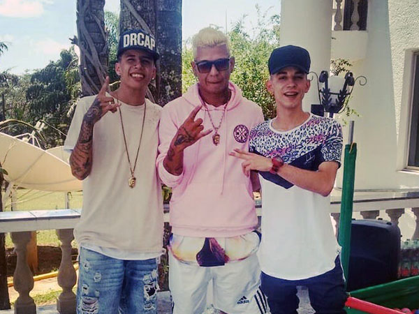 Lucas Podolski (c) da norte no topo e Mc Granfino, que juntos lançarão o Cypher na Capital de MS (Foto: Divulgação)