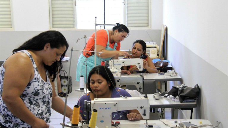 Com vagas para 15 alunos, curso de corte e costura é o primeiro nessa reabertura do CECAPRO, localizado no Parque do Sol, no bairro Lageado (Foto: Divulgação)