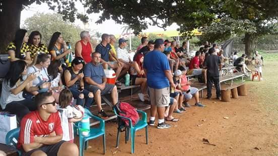 Com direito à arquibancadas, a torcida tem sido um dos pontos positivos aos domingos na Arena do Guanandizão (Foto: Arquivo)