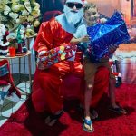 Já é Natal na Agrolaço Pet Shop, onde o Papai Noel e empresário Márcio Barrivieira,  anuncia preços arrasadores!