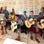 Alunos do CRAS Los Angeles recebem dez novos violões, para continuidade das aulas musicais